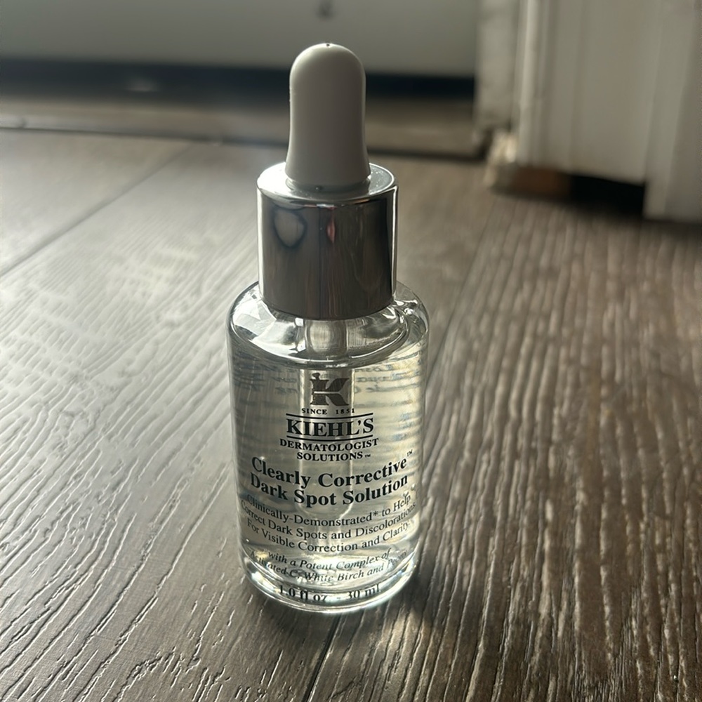 Kiehls 1oz clearly corrective dark spot solution...brand new with no box